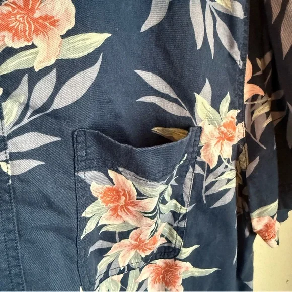 American Eagle Tropical Casual Button Up Resort Shirt - Picture 5 of 5